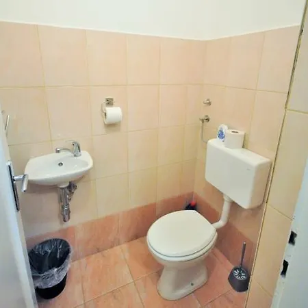 Center Neubergerjeva Apartamento *